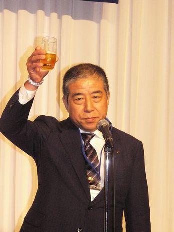 江野地区本部長乾杯.jpg